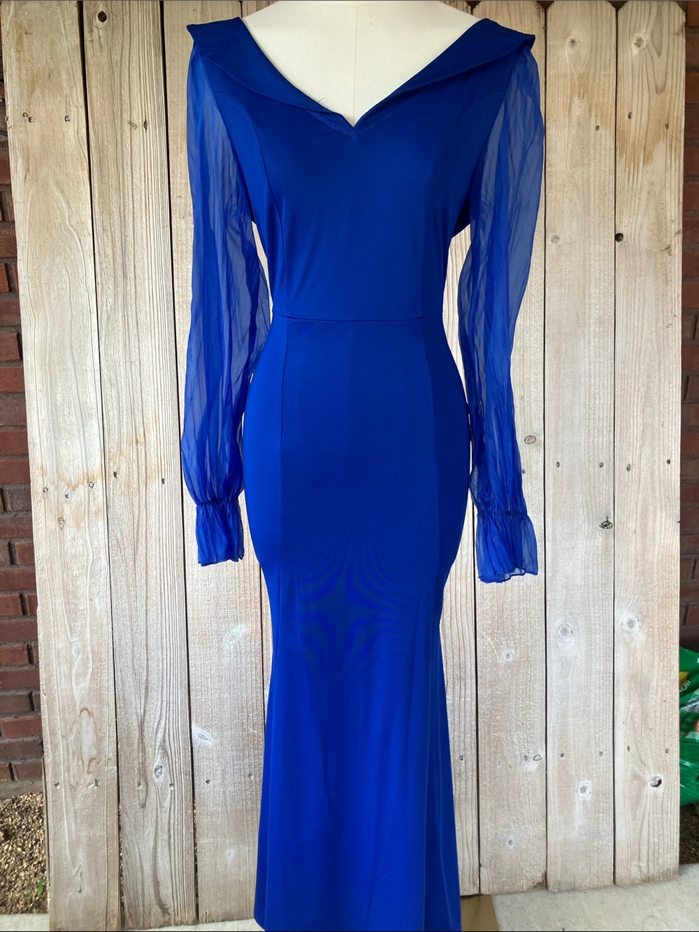 Elegant Royal Blue Long Sleeve Evening Dress
